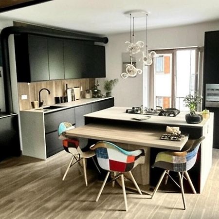 Luce Private Deluxe Apartment Near The Station Tirano Exterior foto