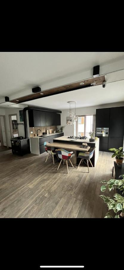 Luce Private Deluxe Apartment Near The Station Tirano Exterior foto